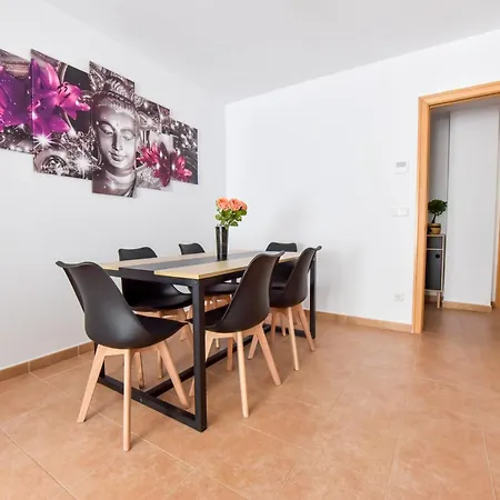 Appartamento New Premium - Free Parking & Pools *